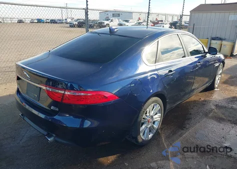 2017 Jaguar Xf 35T Premium z USA, uszkodzony, nr VIN SAJBJ4BV2HCY30982